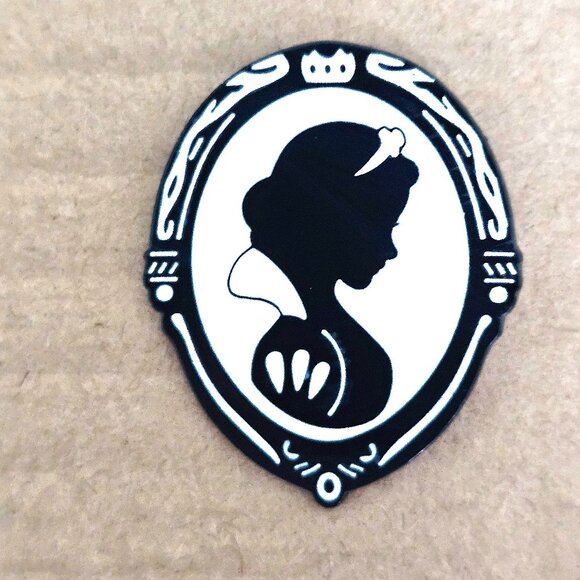 Disney Snow White Cameo Silhouette Enamel Pin, Classic Princess Collectible, VNT - Picture 1 of 3